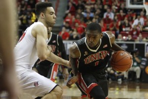 UNLV forward Roscoe Smith drives to the basket in the second half of UNLV's MWC semifinal game against San Diego St.